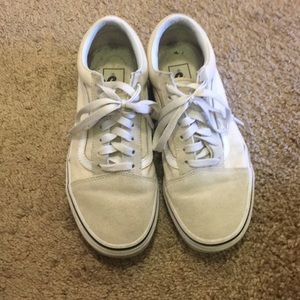 Beige vans old skool